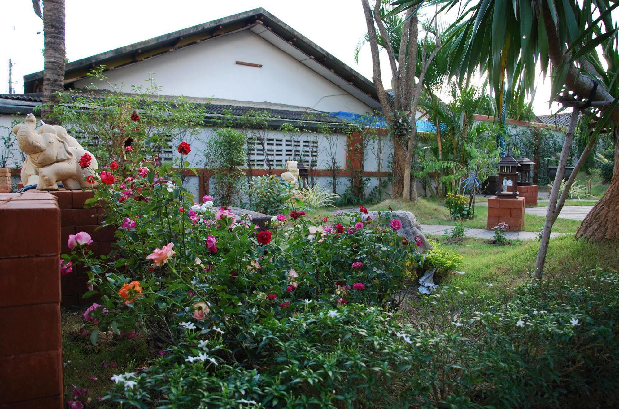 Grand Lanna Hotel Chiang Mai Exterior photo